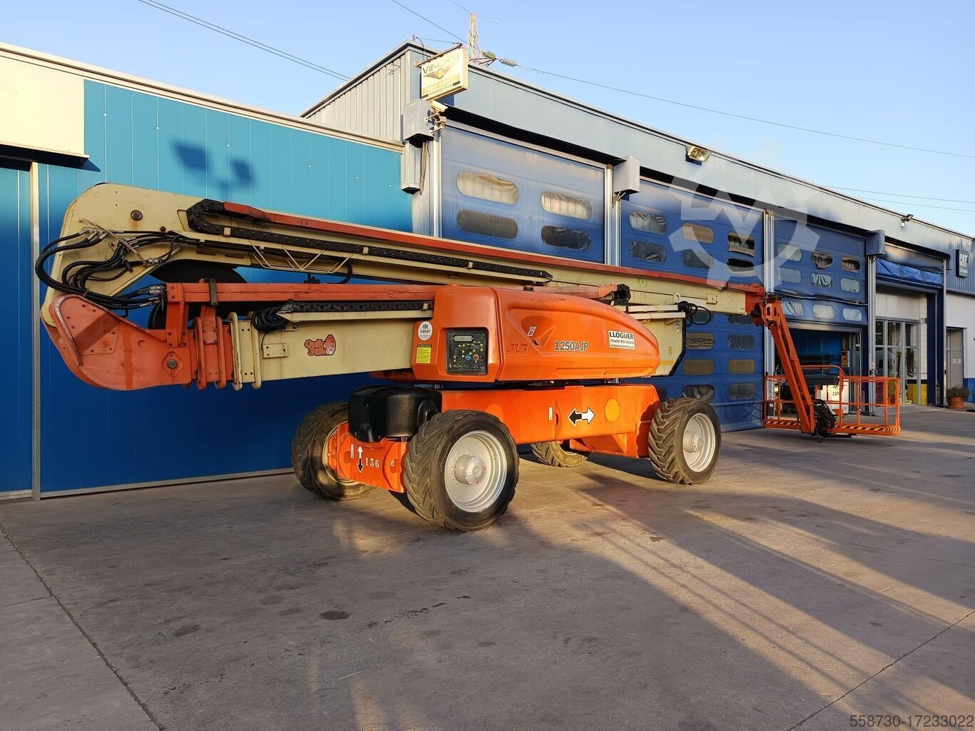 JLG 1250AJP