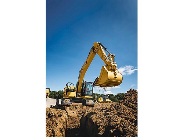 20 Ton Excavator - Image 2