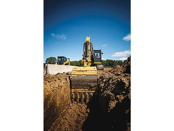 20 Ton Excavator - Image 3